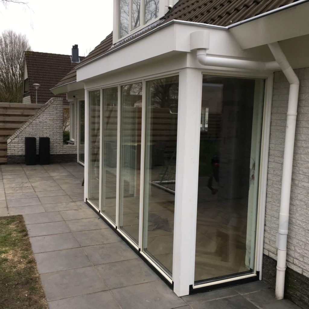 nieuw-kozijn-met-veel-glas4